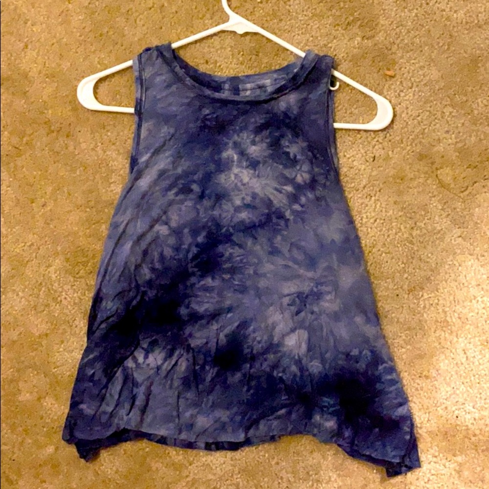 Blue tie dye tank🦋🌊
